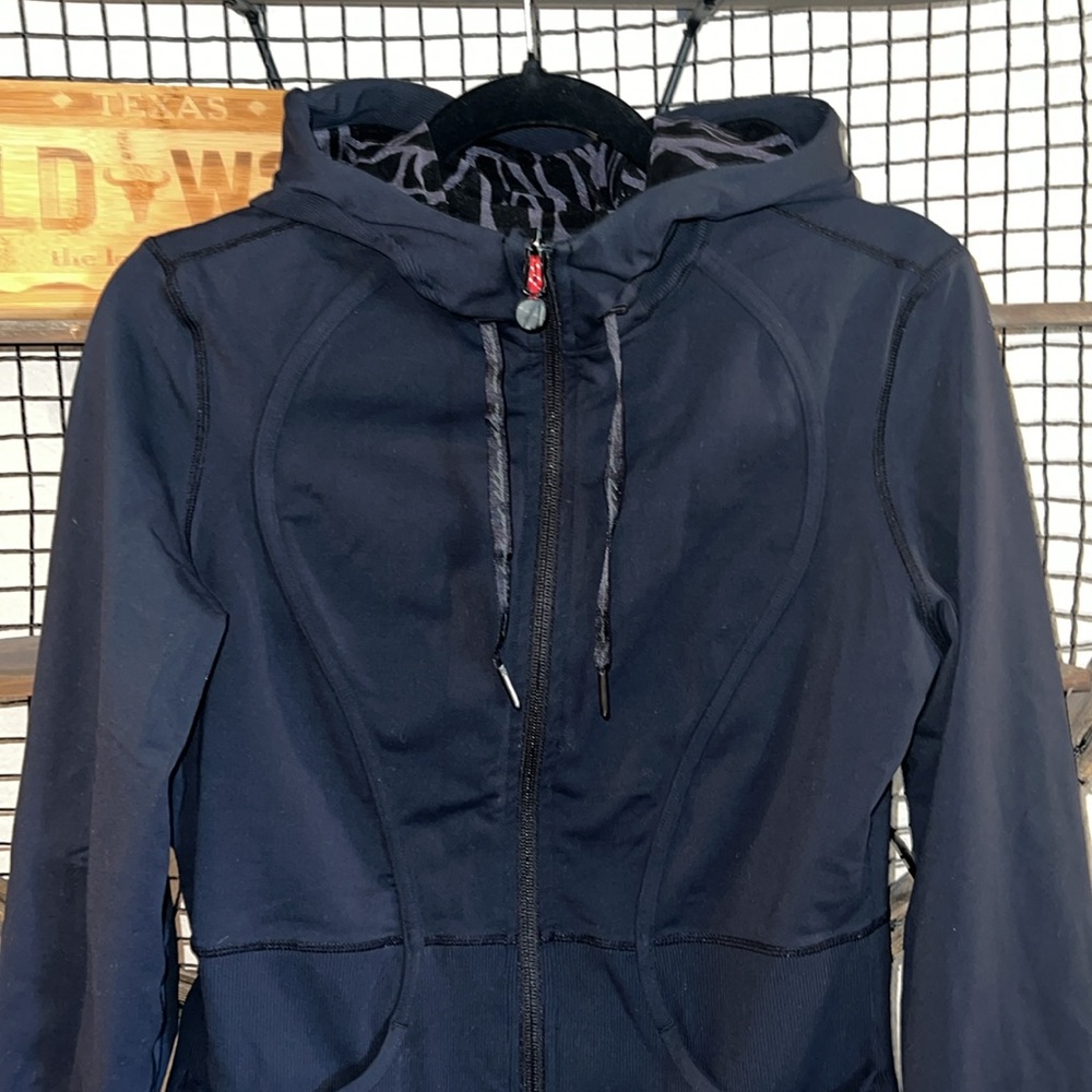 Lululemon Black Hooded Zip Jacket Size 8 - Picture 2 of 9